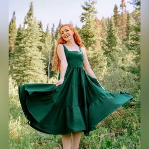 Chelsea Reece Green Madonna Corset Back Midi Dress In Evergreen NWT SIZE 12/14